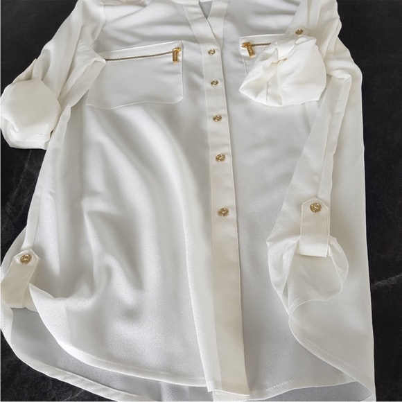 Calvin Klein Off-White Modern Essential Blouse - Chic & Versatile - Picture 4 of 13